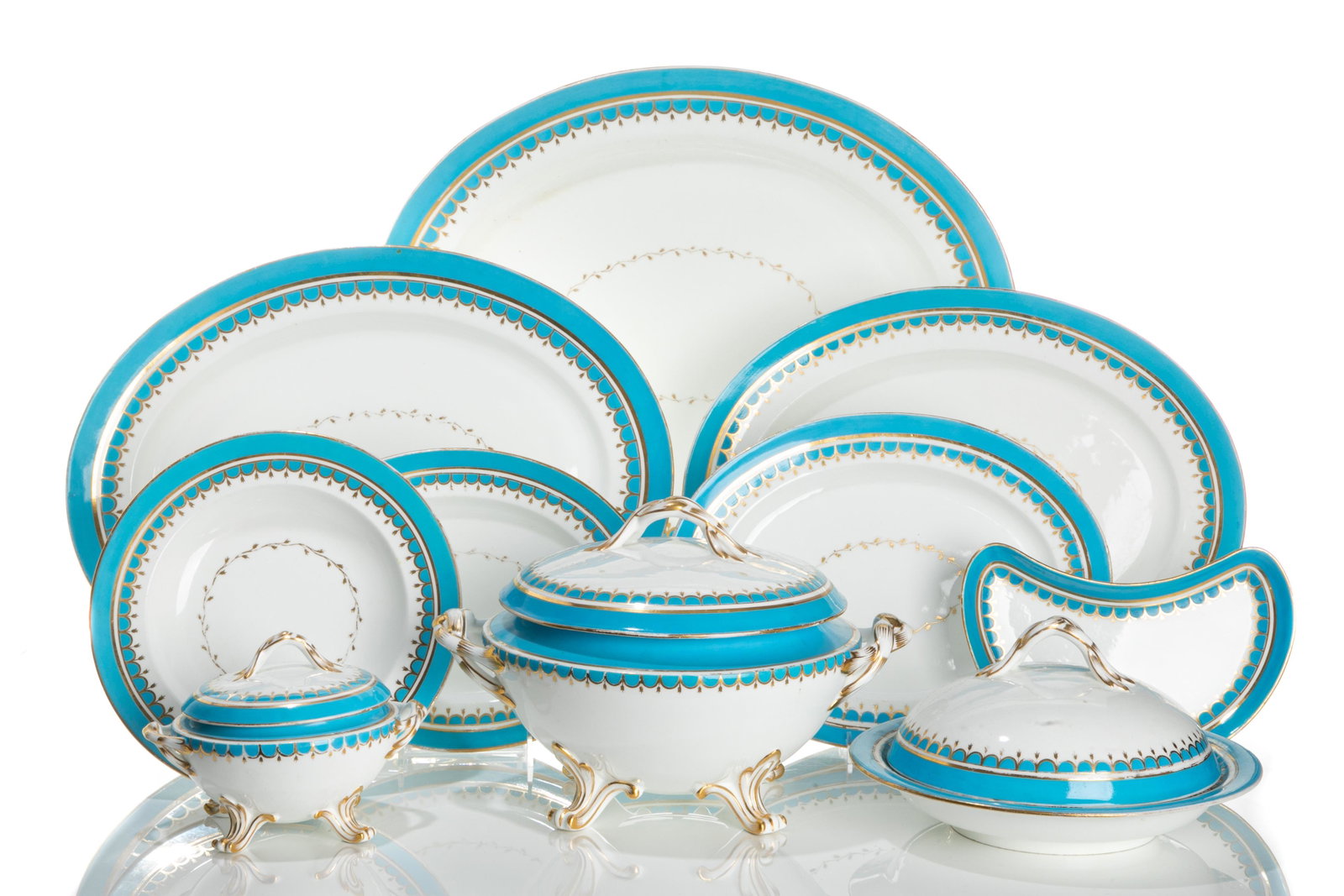 32 PCS 19th C ENGLISH PORCELAIN DINNER SERVICE: White ground porcelain, celestial blue turquoise banded border and gilded trims. Unmarked, with twisted handles and scrolling feet. 32 pieces, comprising: 5 graduated oval platters 9 dinner plates 4 w