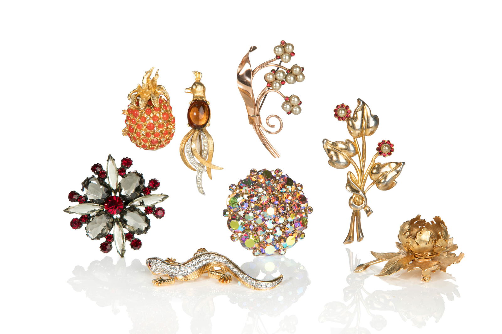 EIGHT VINTAGE BROOCHES (1 of 1)