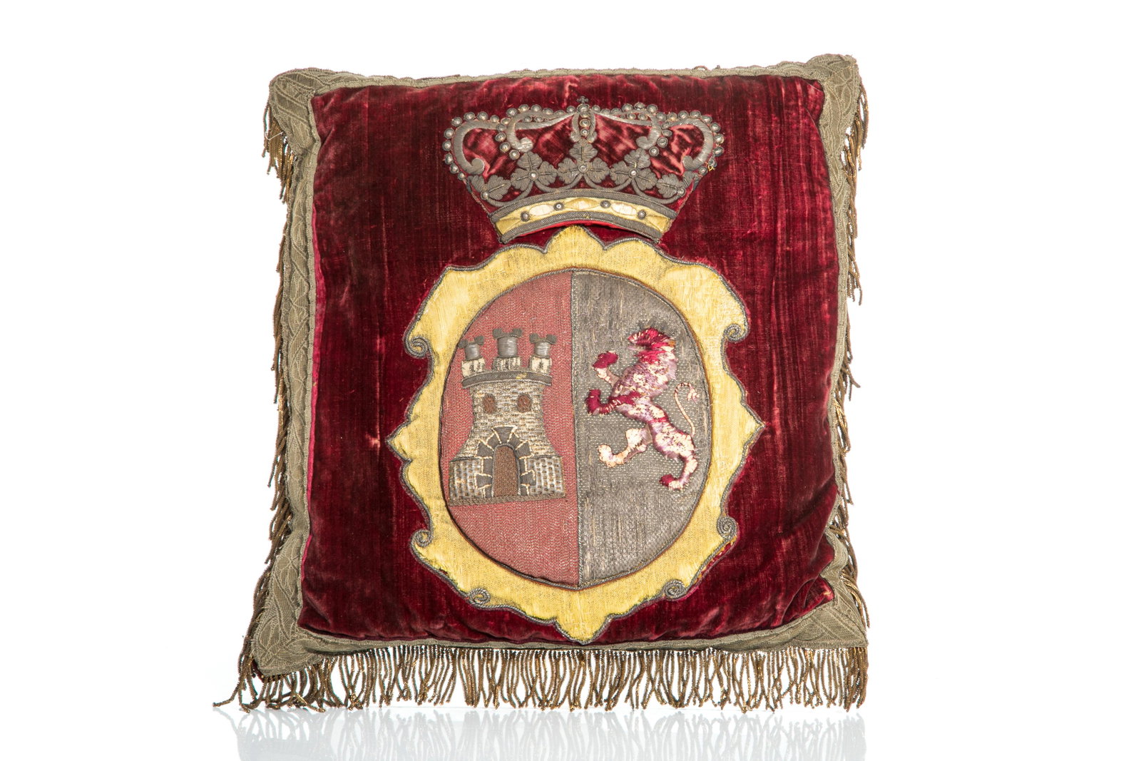 STUMPF ARMORIAL PILLOW: H. 38cm (15in) W. 35.5cm (14in) Provenance: Property of a Prominent Canadian Collector