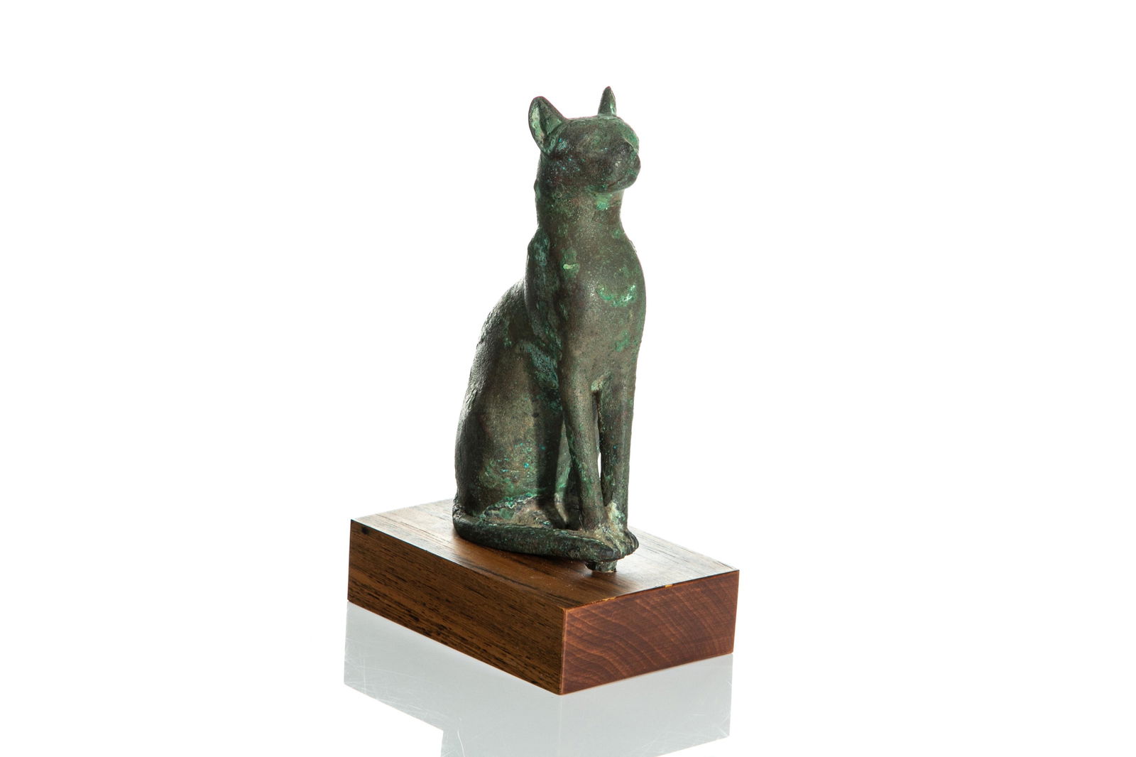 EGYPTIAN BRONZE FIGURE OF A SEATED CAT (1 of 9)