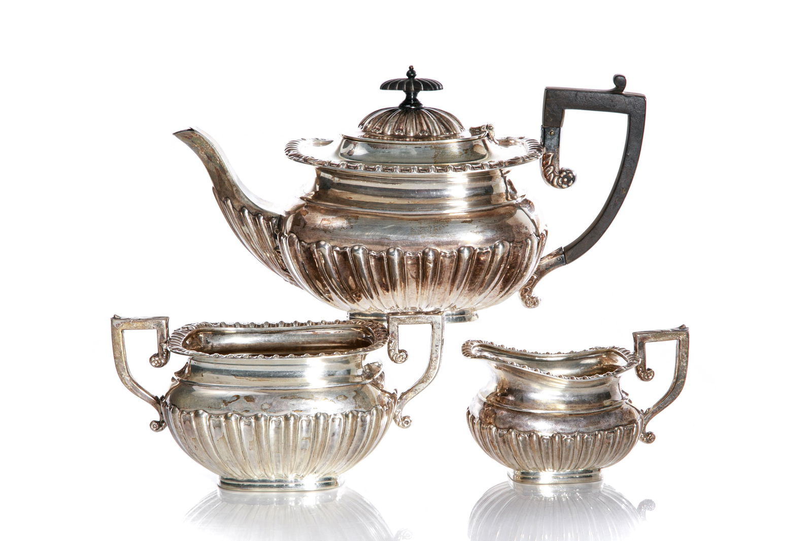 THREE-PIECE ENGLISH TEA SERVICE, 1136g (1 of 6)