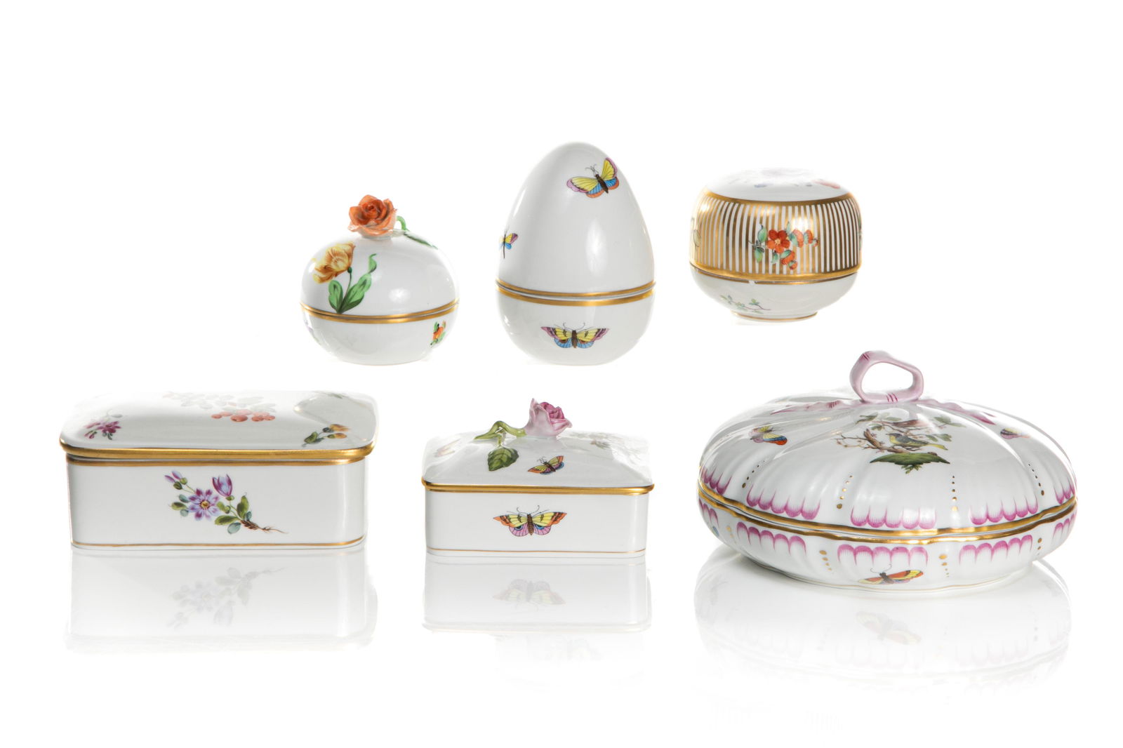 GROUP OF SIX ASSORTED HEREND PORCELAIN BOXES (1 of 6)