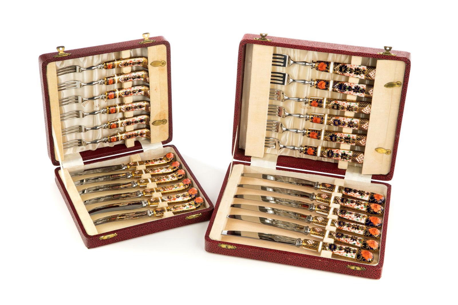 ROYAL CROWN DERBY IMARI PATTERN FLATWARE (1 of 4)