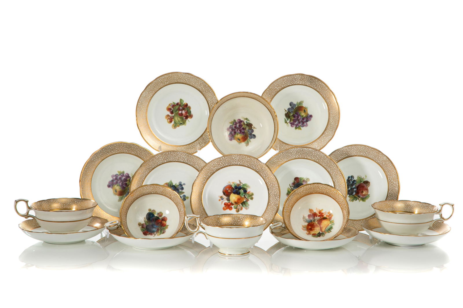 TWELVE HAMMERSLEY PORCELAIN CUPS, SAUCERS & PLATES (1 of 2)