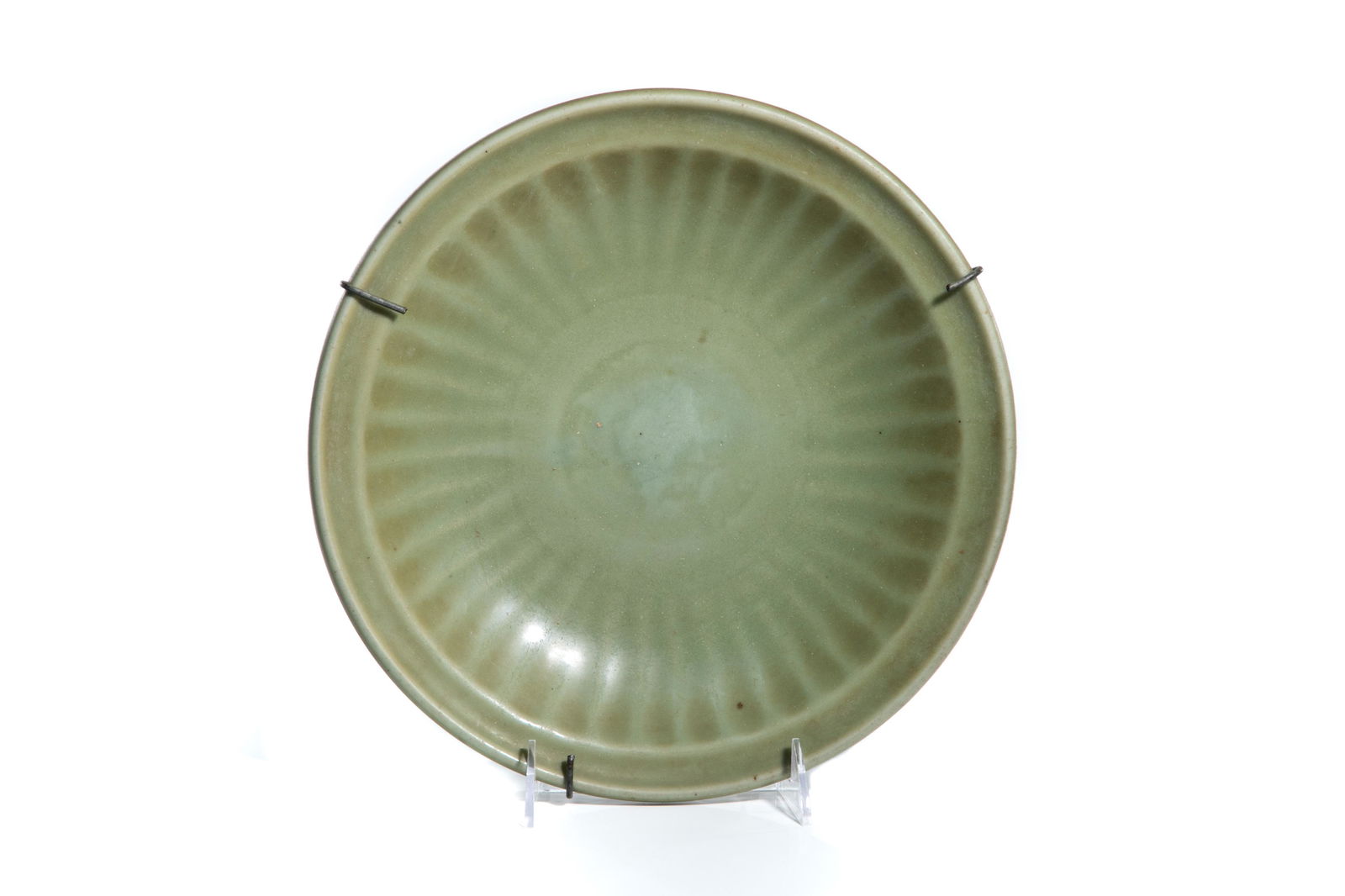 CHINESE CELADON GLAZED LONGQUAN PORCELAIN CHARGER (1 of 2)