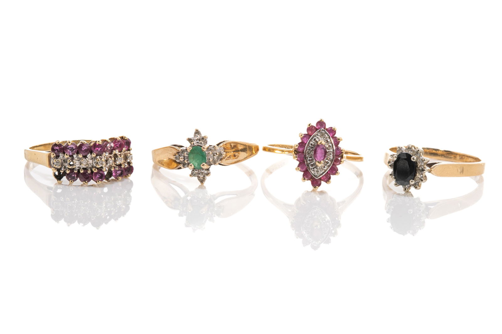 FOUR GOLD DRESS RINGS, 9g (1 of 2)