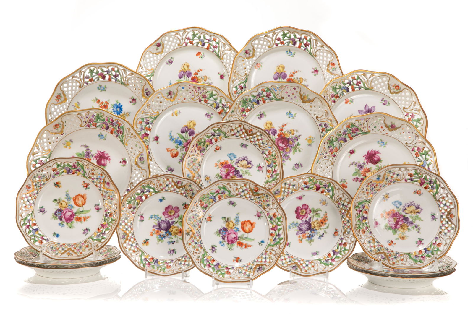 EIGHTEEN DRESDEN PORCELAIN PLATES (1 of 2)