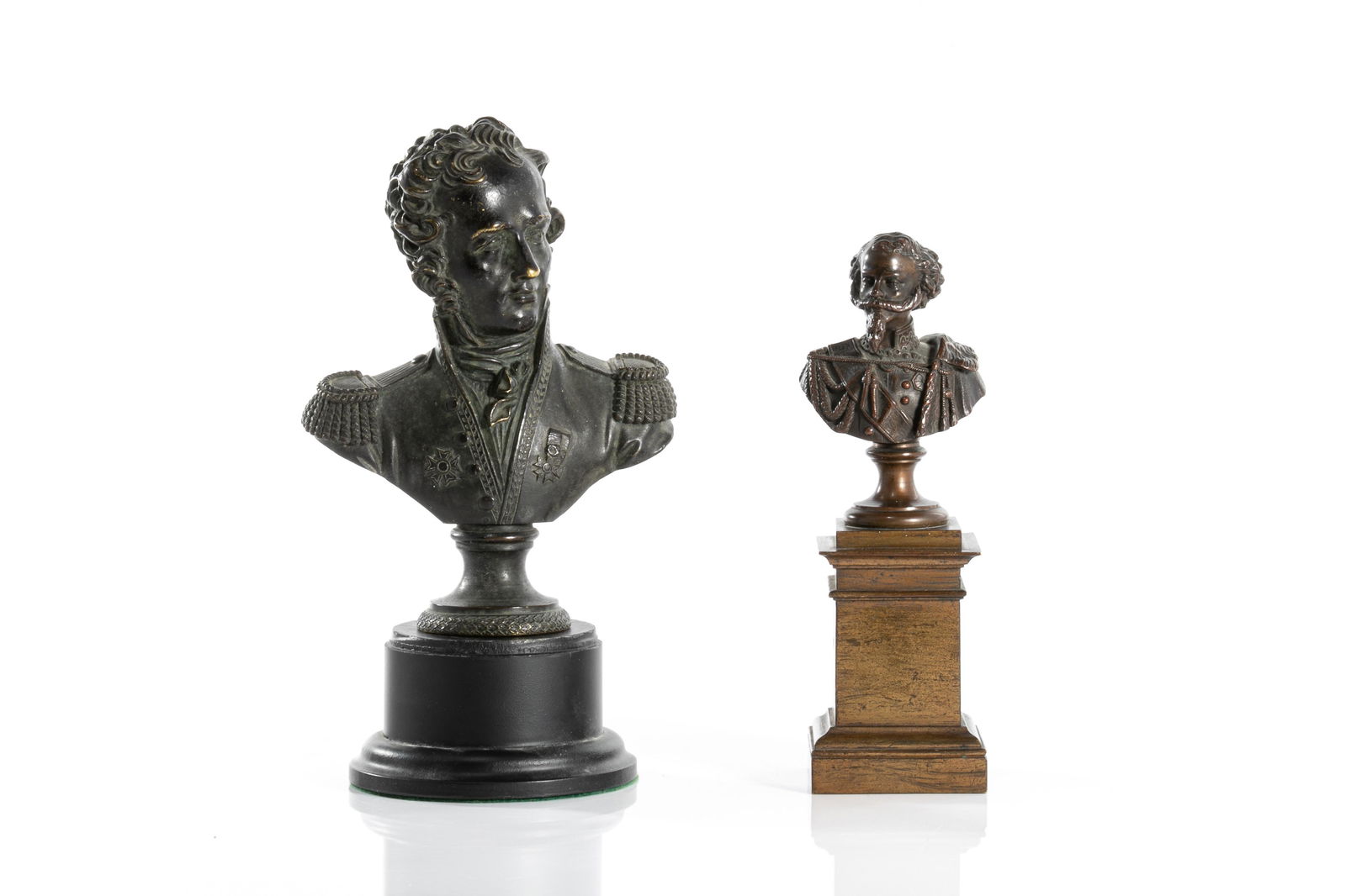 TWO PATINATED BRONZE BUSTS OF OFFICERS (1 of 3)