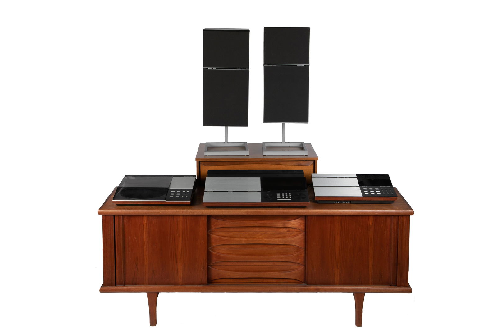 BANG & OLUFSEN DENMARK STEREO SYSTEM: Including Beogram 8000 record player, Beocord 9000 cassette player, pair of BEOVOX M150 floor speakers and Beomaster 8000 stereo