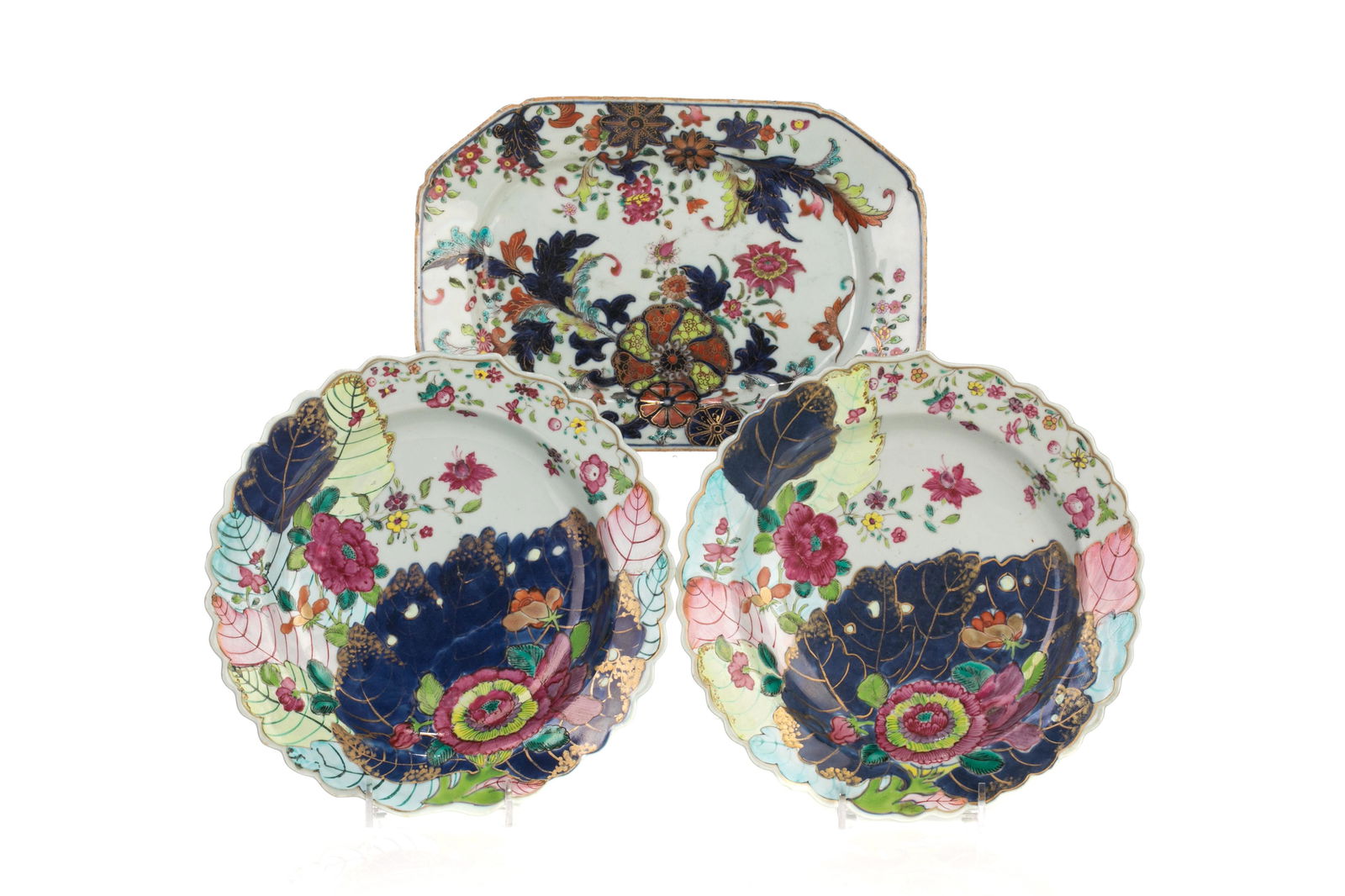 LOT OF THREE CHINESE EXPORT TABACCO LEAF PLATES (1 of 2)