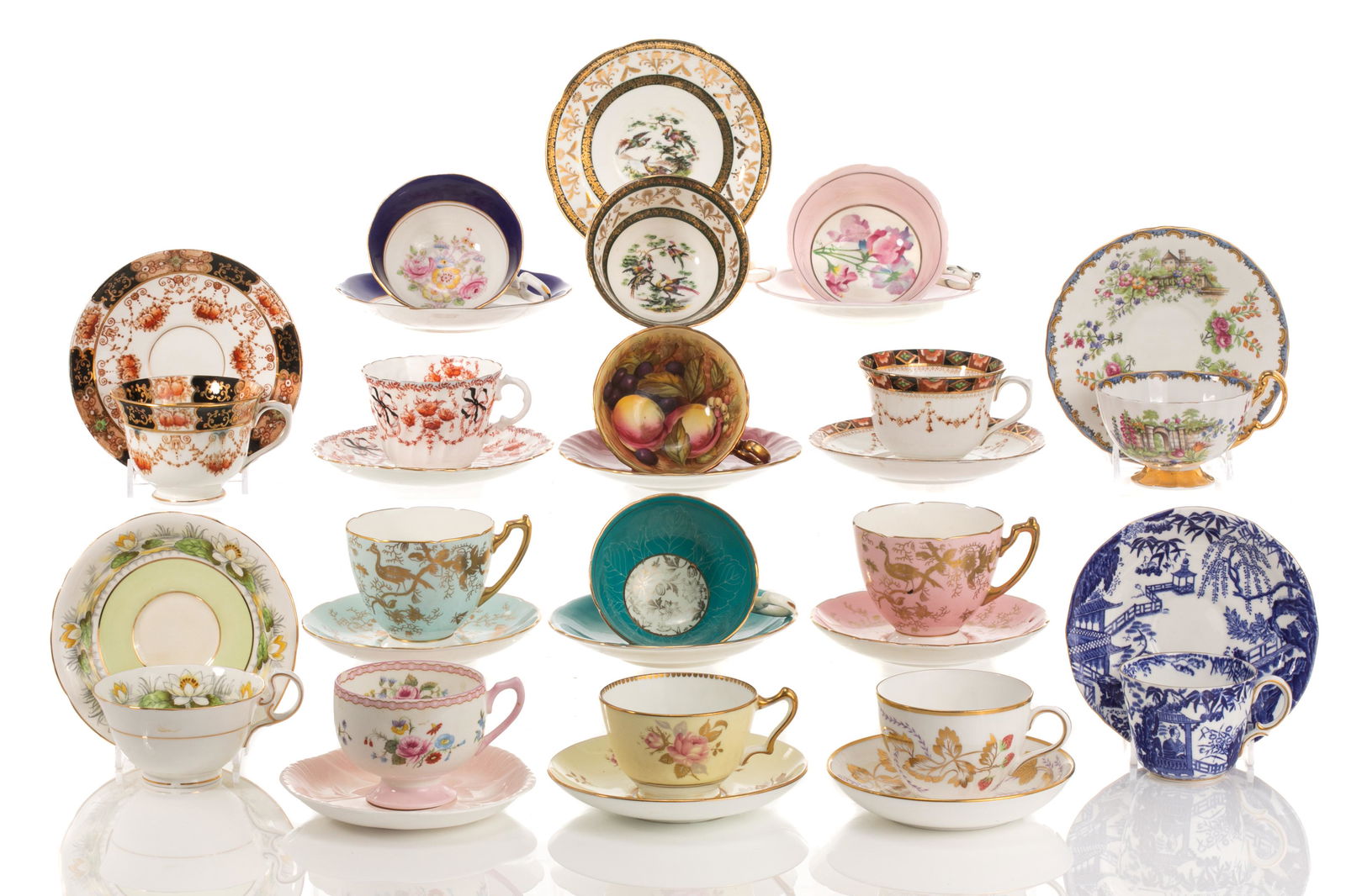 SIXTEEN ASSORTED PORCELAIN CUPS & SAUCERS (1 of 17)