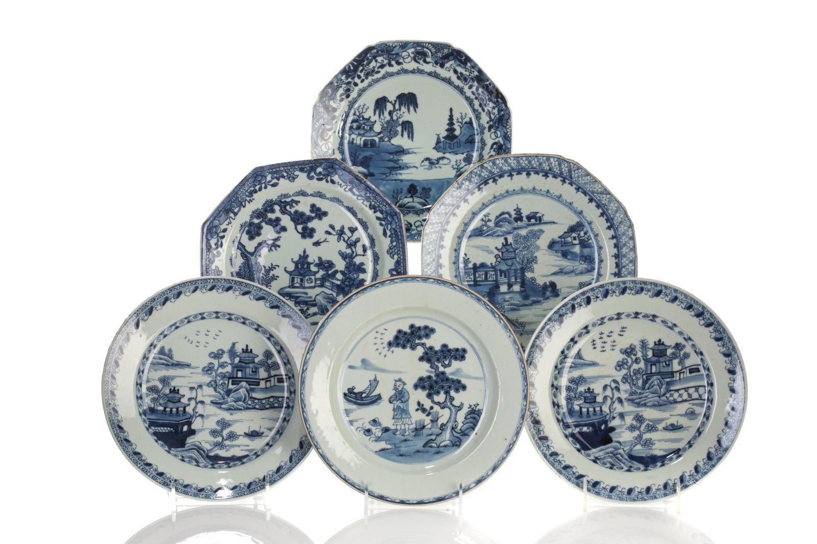 SIX CHINESE EXPORT BLUE AND WHITE PORCELAIN PLATES (1 of 4)