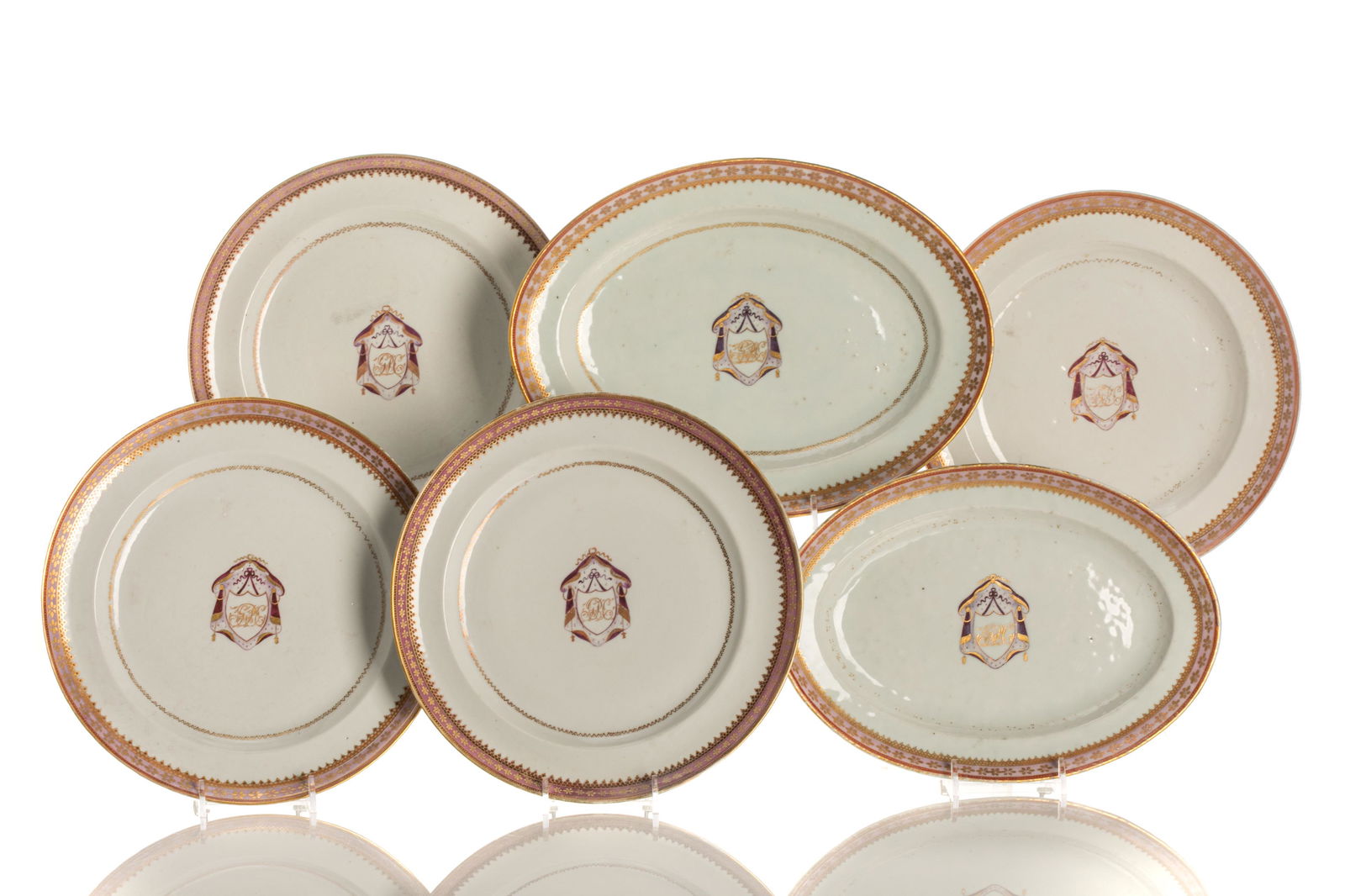SIX CHINESE EXPORT ARMORIAL PORCELAIN PLATES (1 of 7)