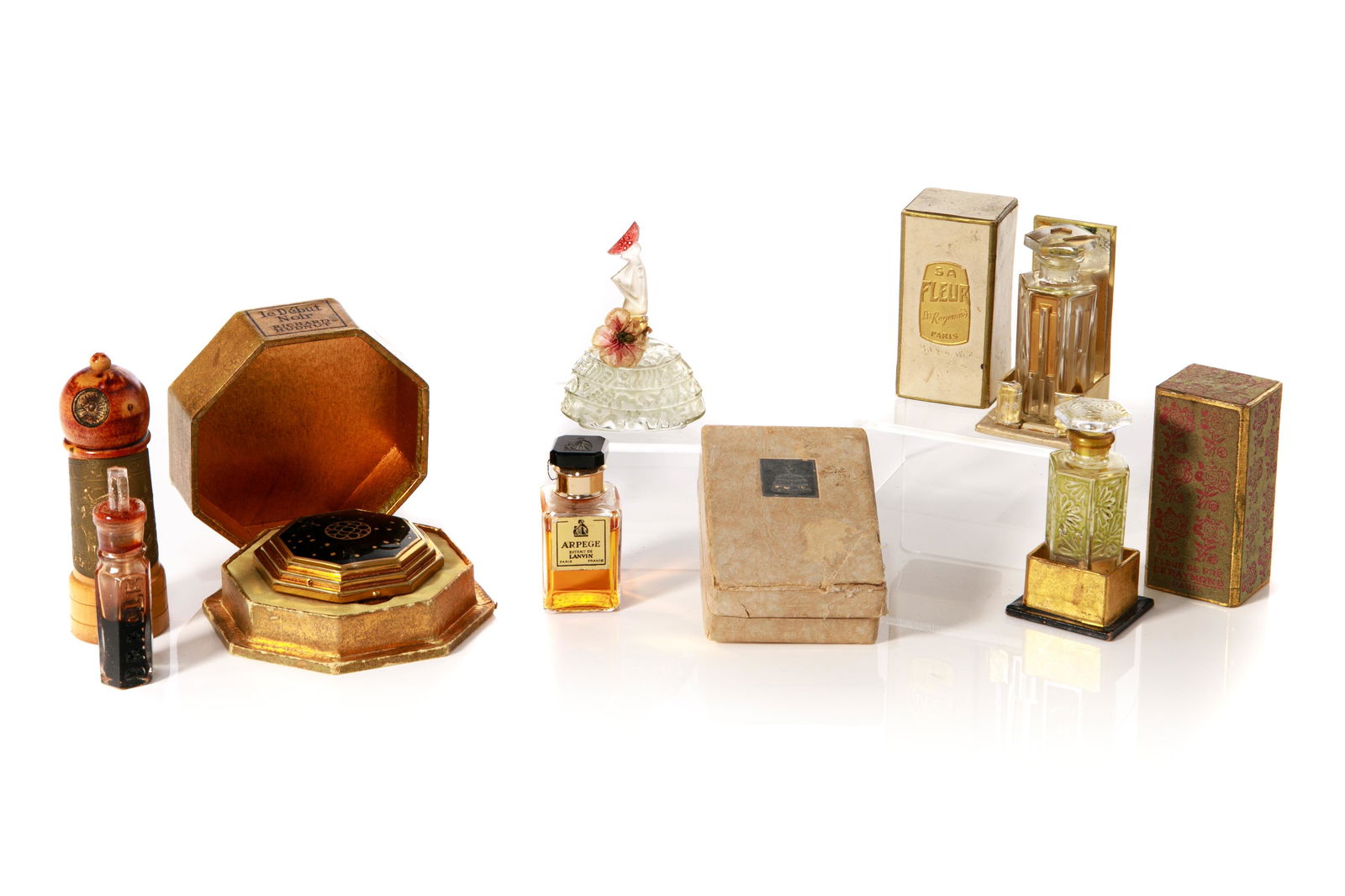 FIVE ART DECO FRENCH PERFUME BOTTLES & COMPACT (1 of 3)