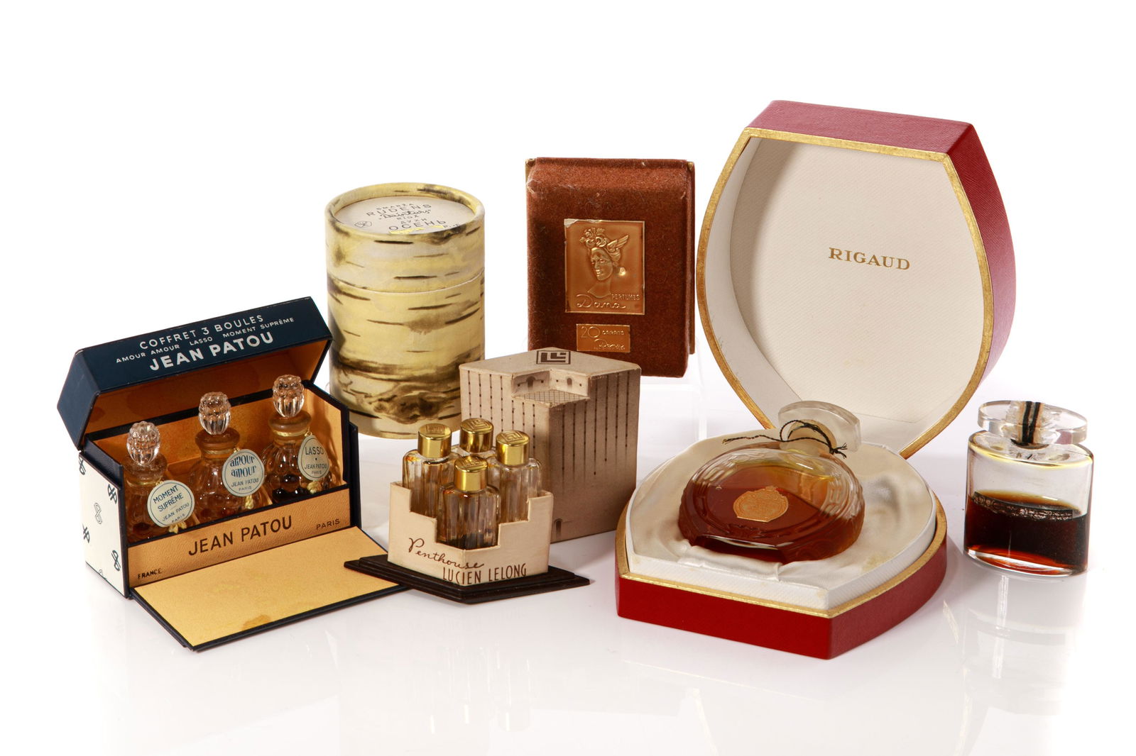 SIX VINTAGE PERFUMES WITH BOXES (1 of 7)