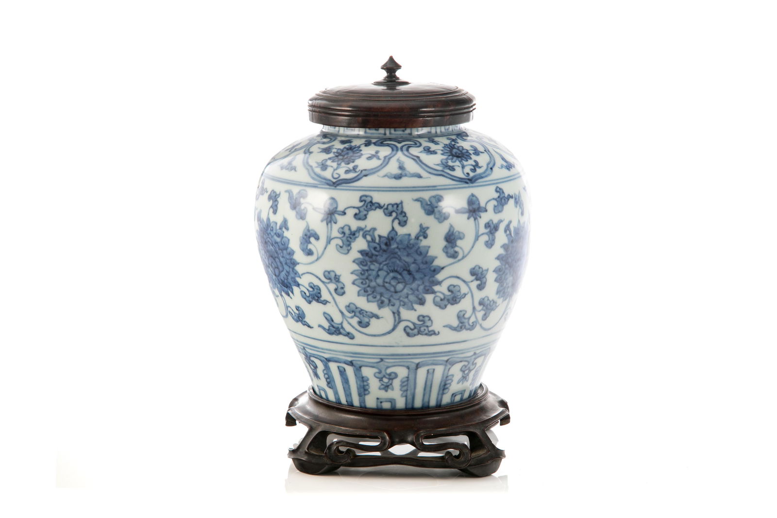 MING CHINESE BLUE AND WHITE PORCELAIN GINGER JAR (1 of 3)