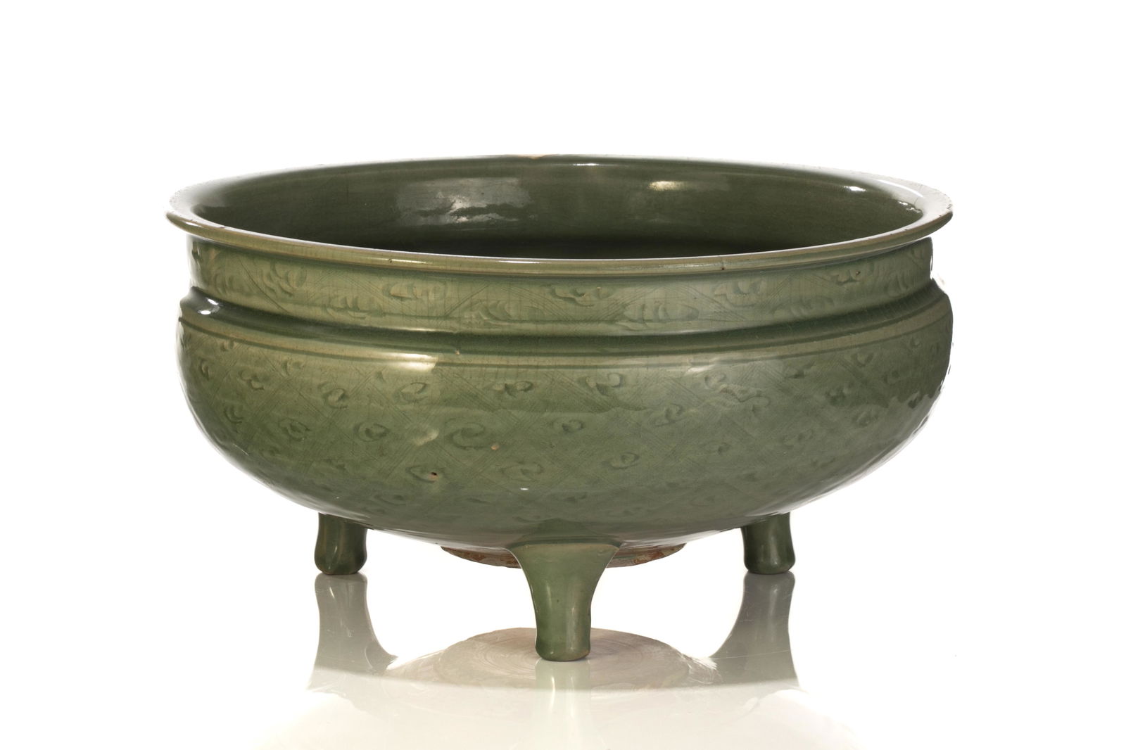 MONUMENTAL MING DYANSTY LONGQUAN TRIPOD CENSER (1 of 7)