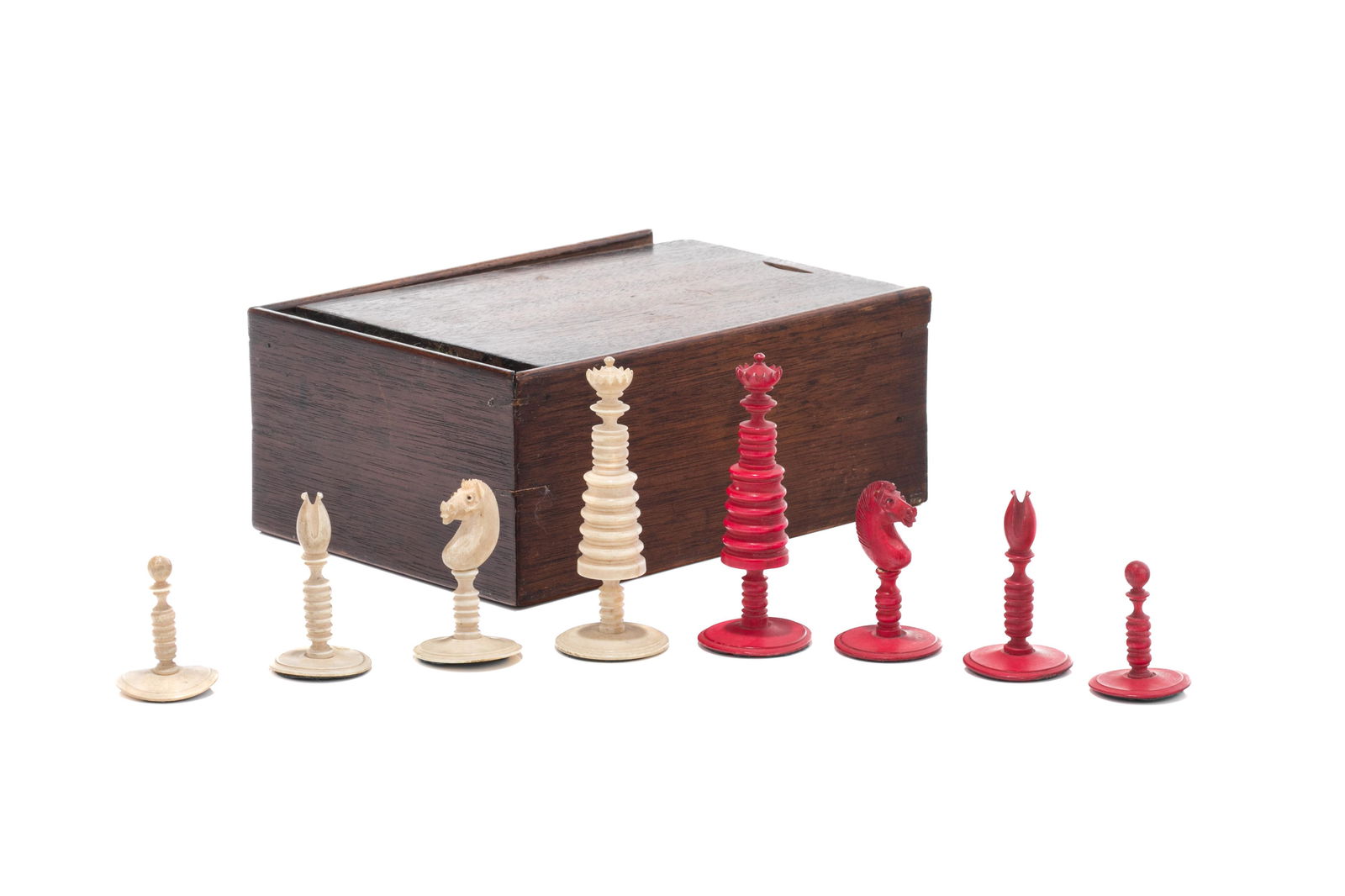 19th C TURNED NATURAL CHESS SET (1 of 4)