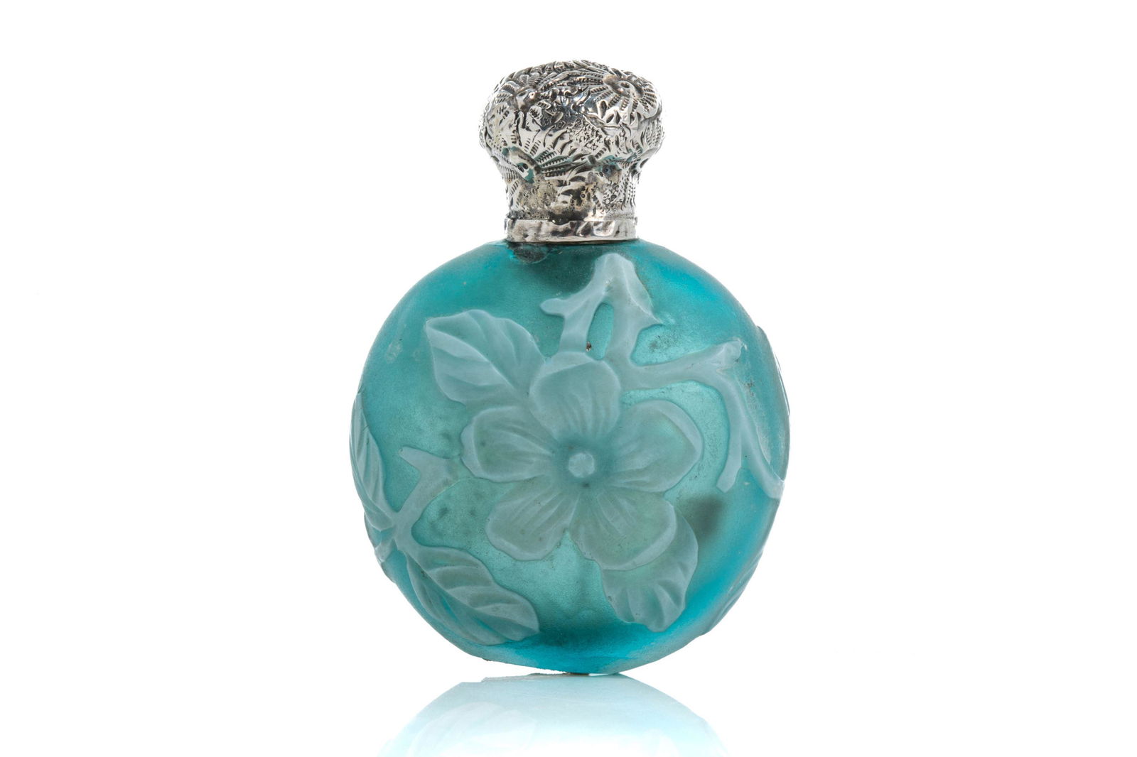 ENGLISH CAMEO GLASS SCENT BOTTLE (1 of 3)
