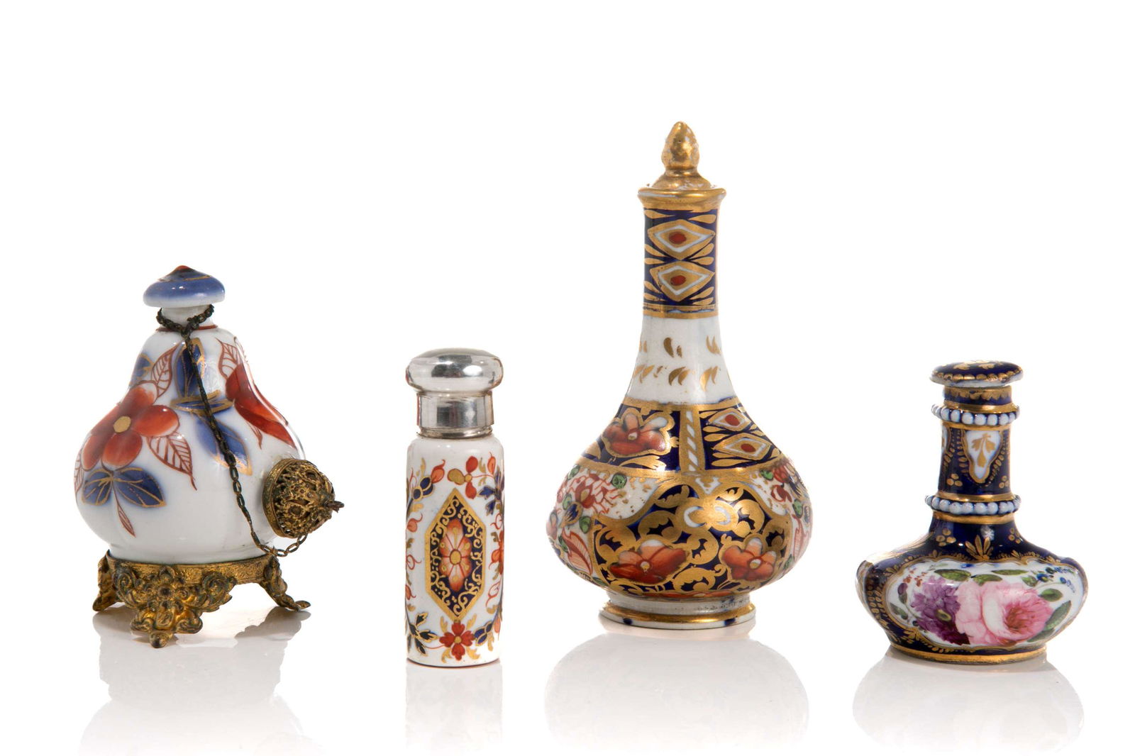 FOUR IMARI PORCELAIN SCENT BOTTLES (1 of 2)