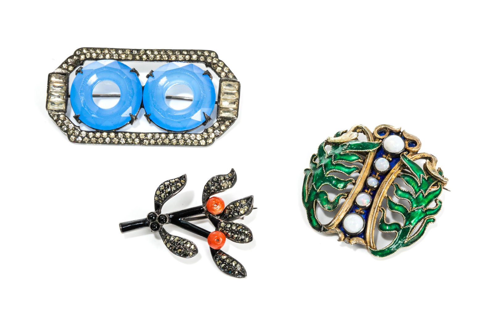 THREE EARLY 20TH CENTURY BROOCHES, 35g (1 of 1)