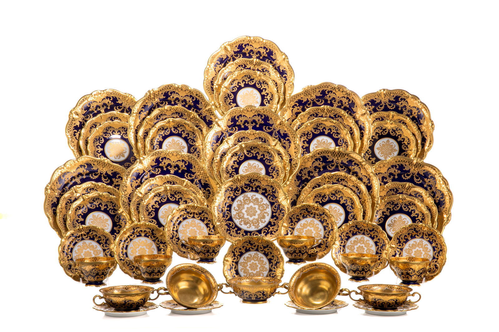 70 PCS ROSENTHAL PORCELAIN DINNER SERVICE (1 of 5)