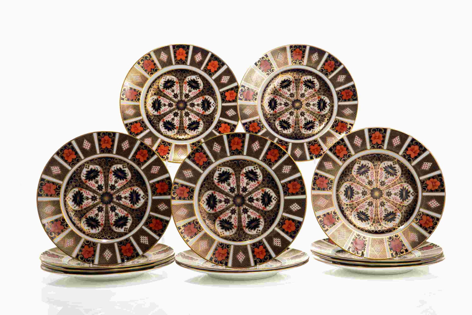 THIRTEEN ROYAL CROWN DERBY IMARI DINNER PLATES (1 of 2)