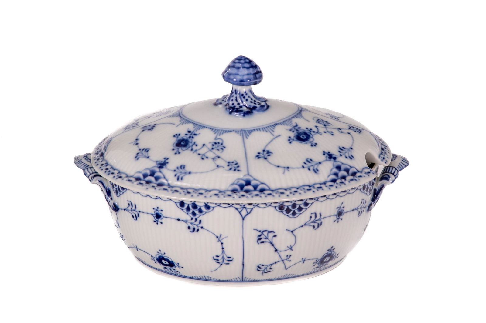 ROYAL COPENHAGEN BLUE FLUTED PORCELAIN TUREEN (1 of 5)