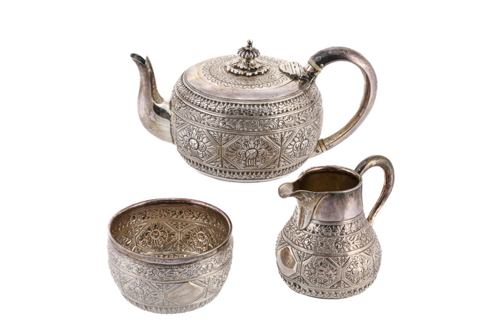 THREE PCS VICTORIAN SILVER TEA SET, 423g (1 of 4)