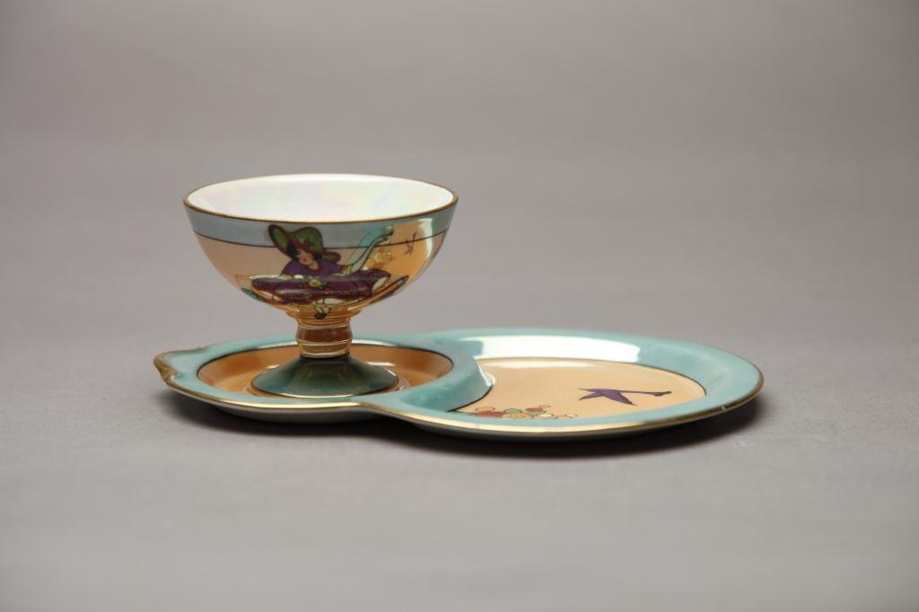 TWO PIECE NORITAKE DESSERT SET: Sherbet and tray in green and caramel lustre. Green M-in-Wreath, L 21.7 cm. (8 5/8 in.)