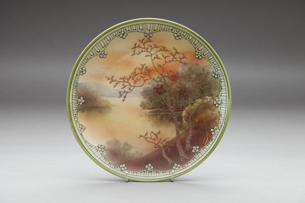 NIPPON HAND PAINTED PLAQUE: Orange Galle pattern with moriage tree and green border. Blue Maple Leaf, Dia 25.5 cm. (10 1/8 in)