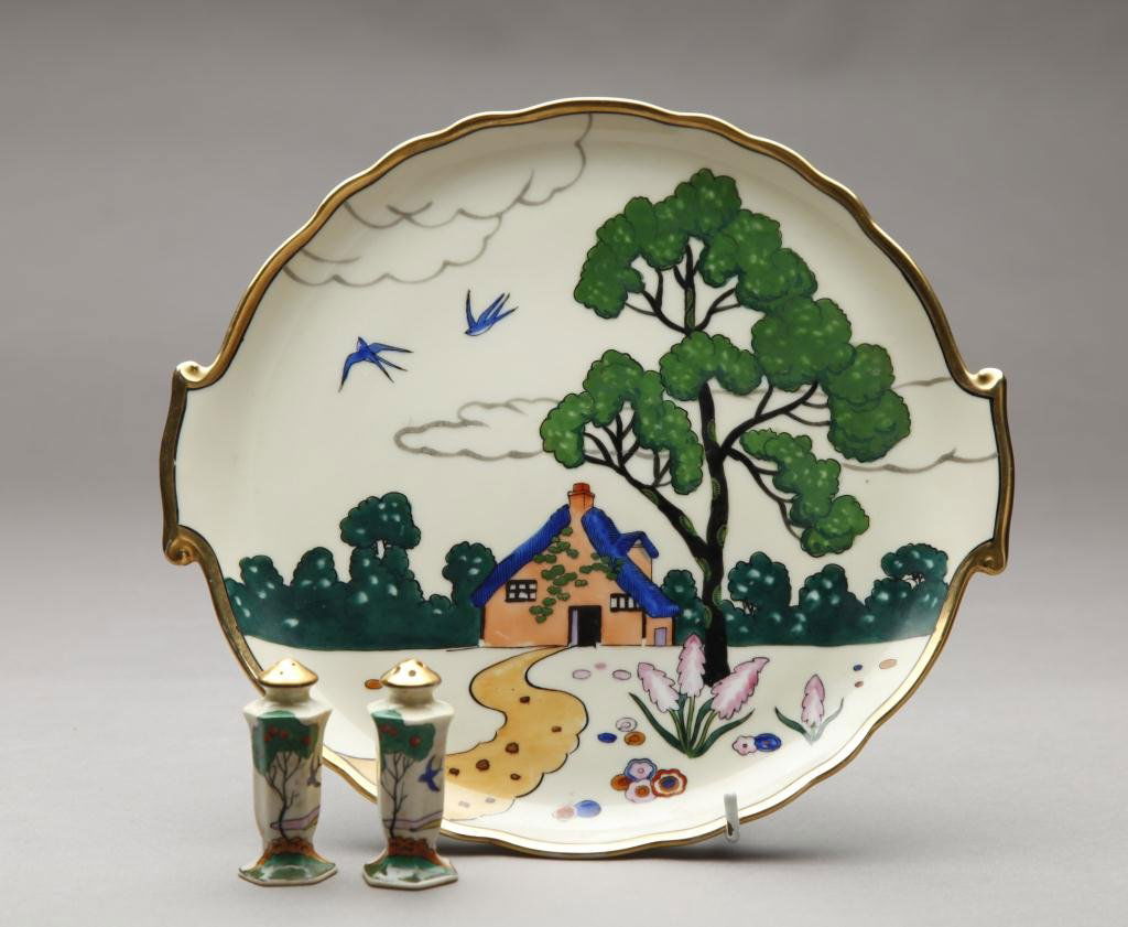 HAND PAINTED NORITAKE TRAY AND SHAKERS: Painted cottage with blue birds, shakers in original box. Red M-In-Wreath, L of tray 26.8 cm. (10 5/8 in.)
