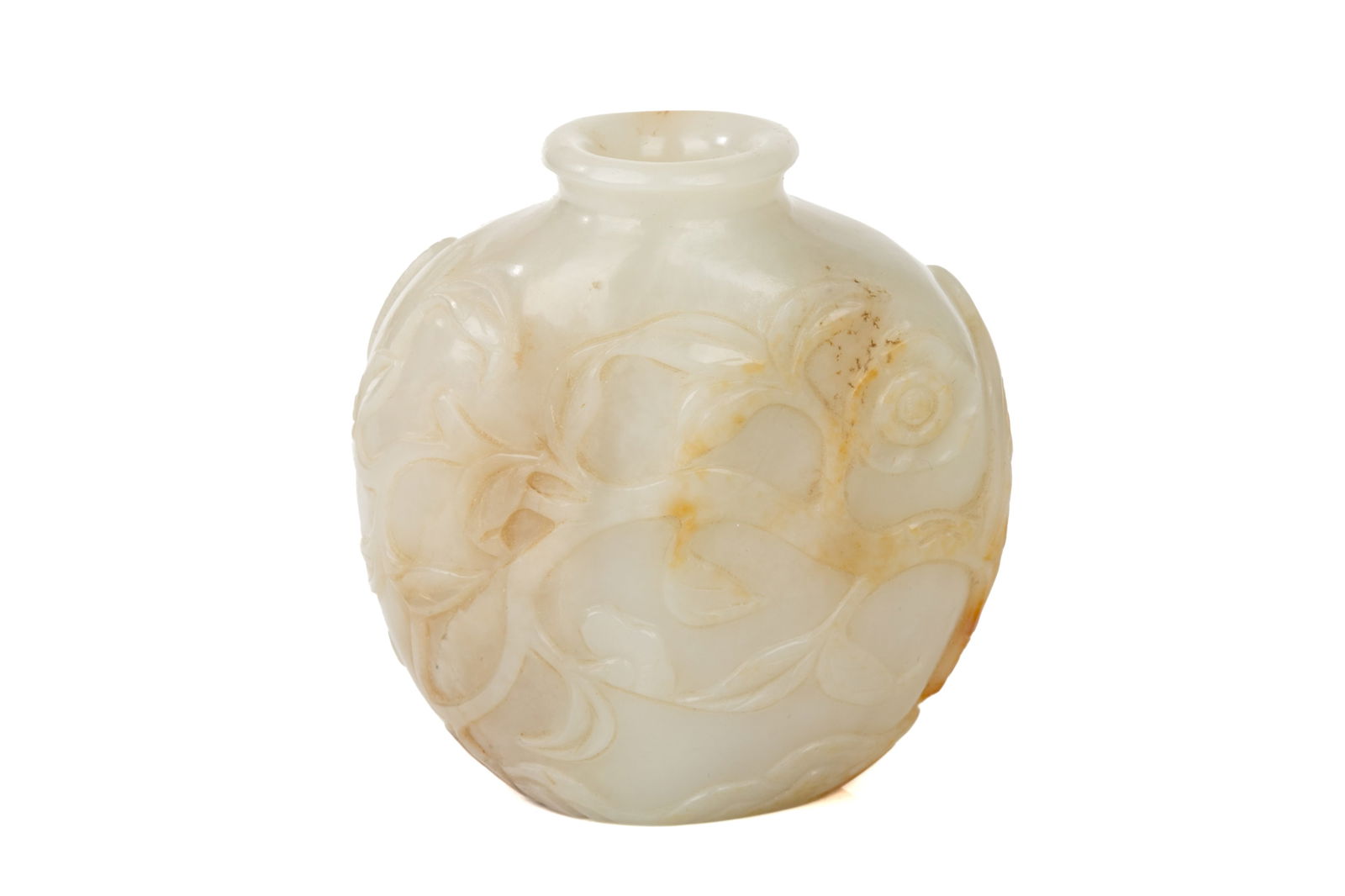 A CHINESE WHITE JADE CARVED MINIATURE VASE (1 of 2)
