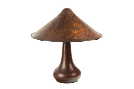 ADAMS FOR AURORA STUDIOS ARTS & CRAFTS TABLE LAMP: Hammered copper body with studded detail, mushroom shaped Mica shade. Made by Michael Adams for Aurora Studios. Signed Prototype #2 12/95 with initials. Dated 1995. H.: 58 cm (23 in.)