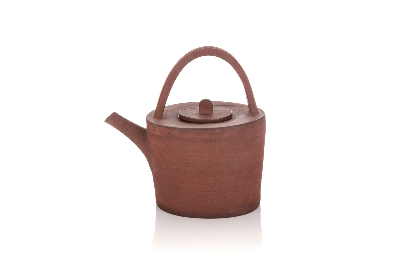 JULIAN STAIR (British, b. 1955): A clay red stoneware kettle with grey interior glaze. Signed.H: 9in (23cm) Dia: 7.4in (19cm)