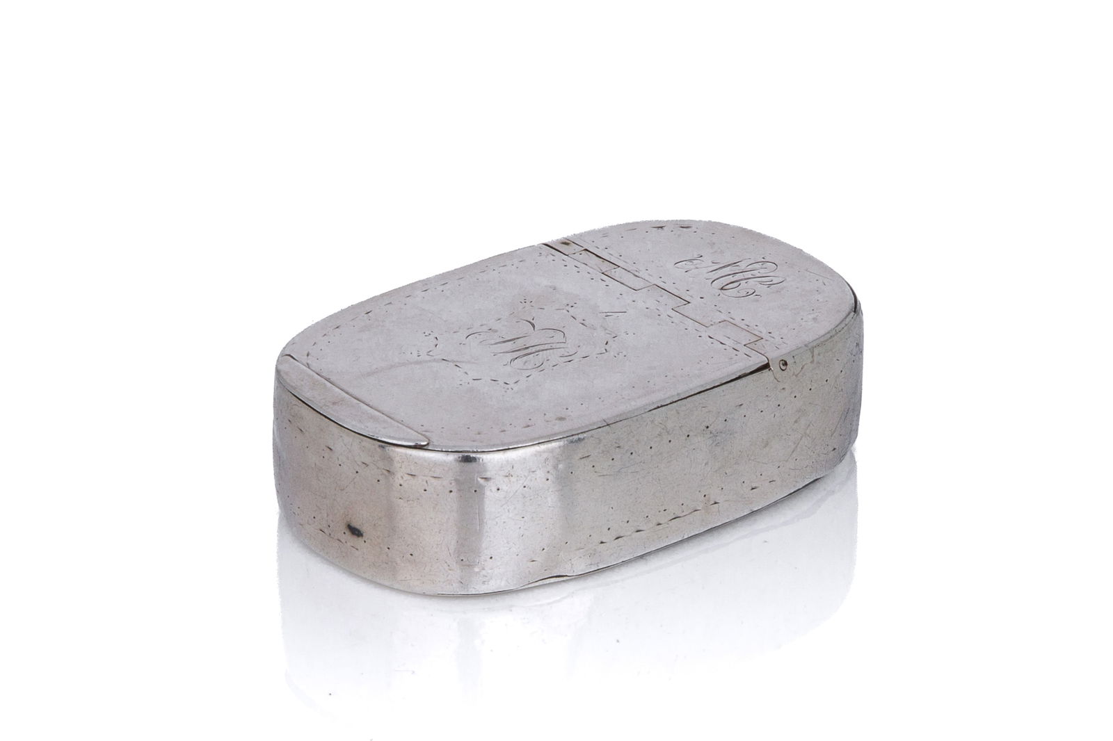 18th C IRISH PROVINCIAL SILVER SNUFF BOX, 63g (1 of 4)