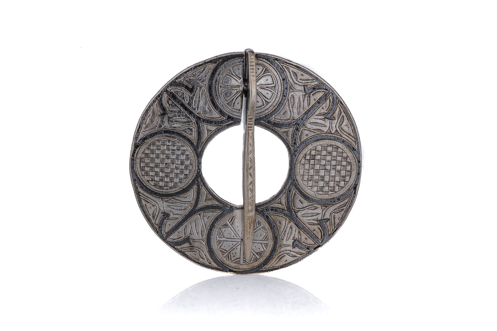 18th C SCOTTISH SILVER PLAID BROOCH, 120g (1 of 2)