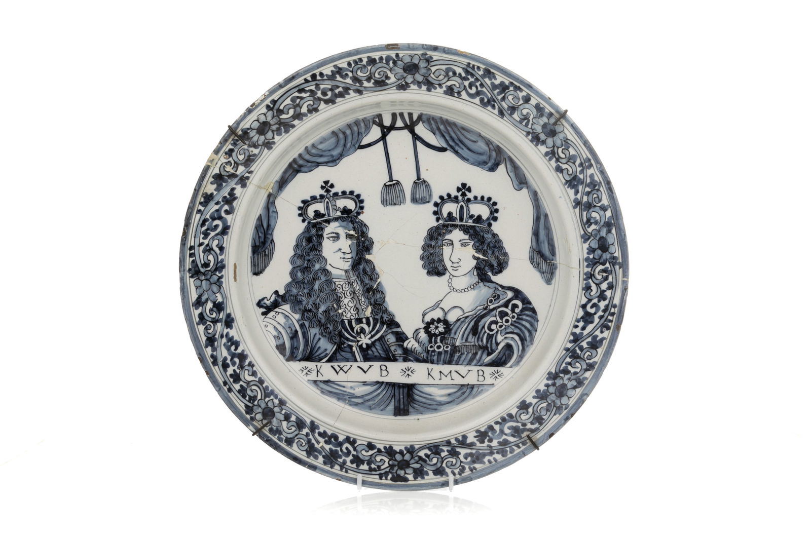 17th C WILLIAM & MARY DELFT CHARGER (1 of 2)