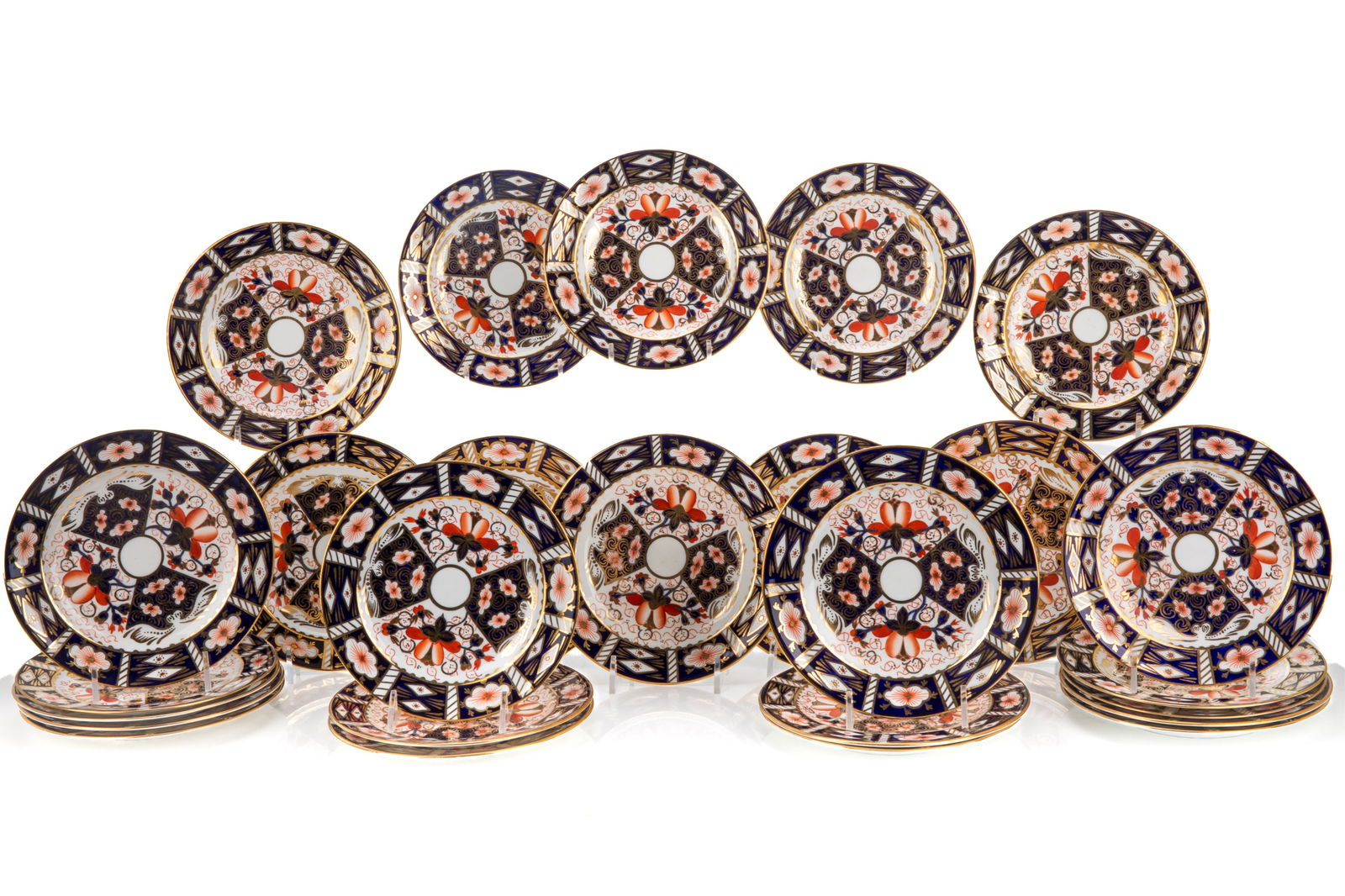 26 ROYAL CROWN DERBY IMARI BREAD AND BUTTER PLATES (1 of 2)