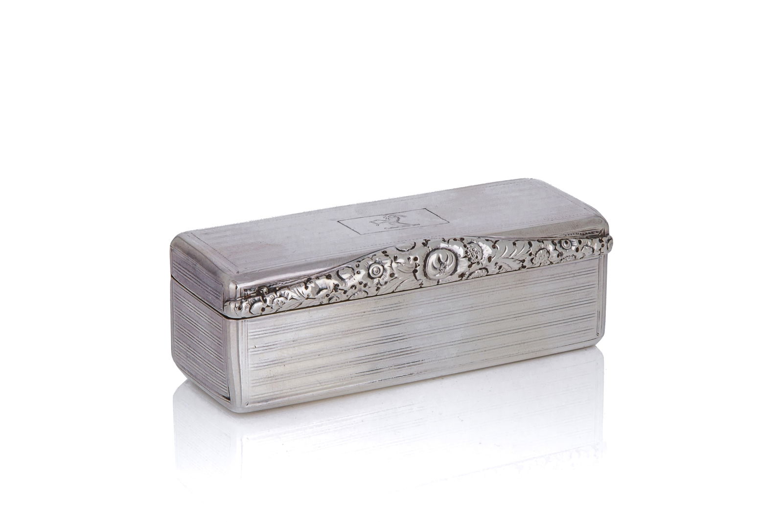 GEORGIAN CRESTED SILVER SNUFF BOX, 113g (1 of 5)