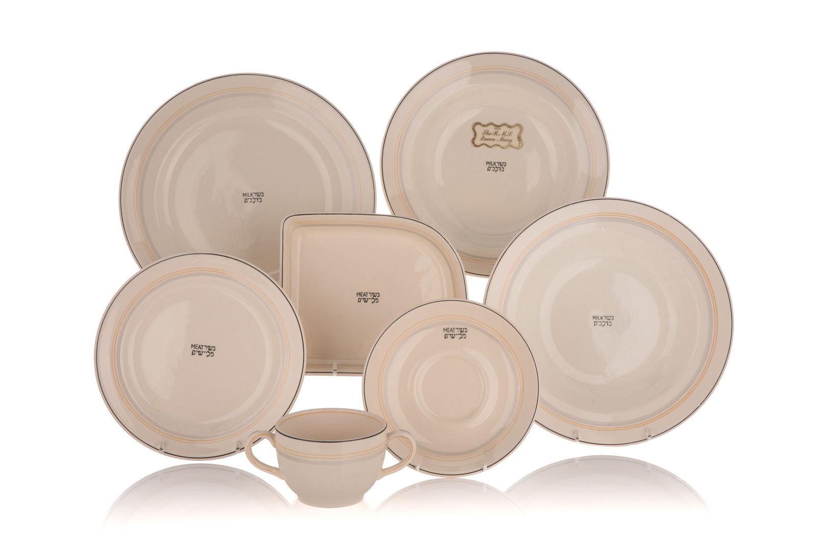 FIVE PCS OF DINNERWARE FROM THE CUNARD STEAMSHIP (1 of 3)