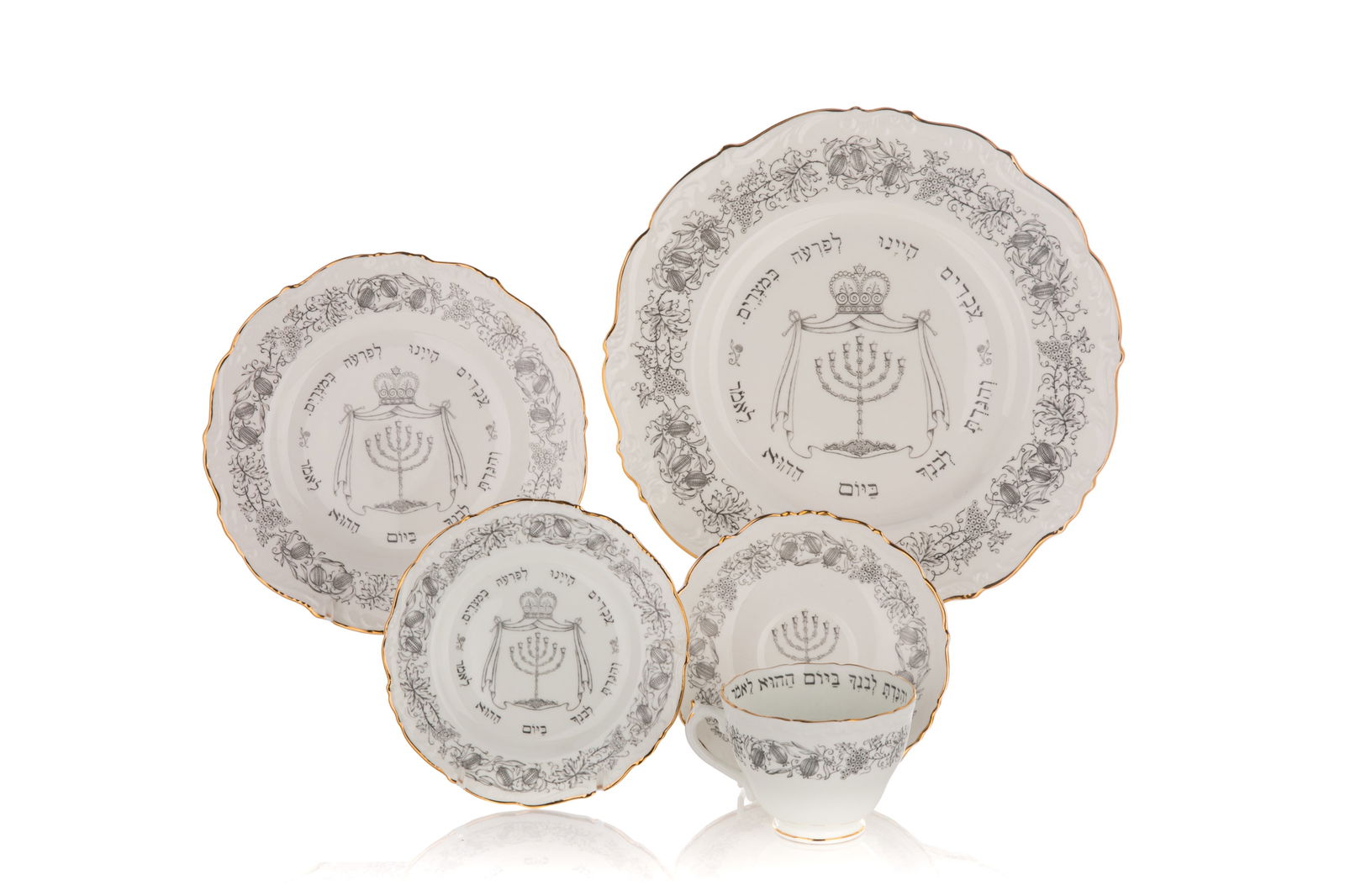 COALPORT PASSOVER PATTERN FOUR PC DINNER SET (1 of 2)