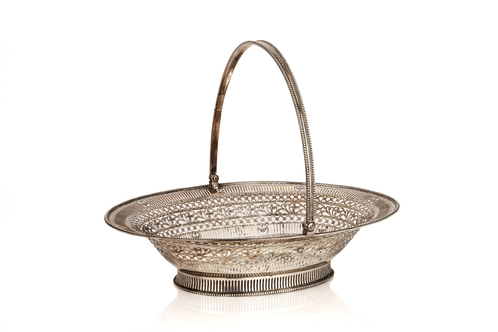 GEORGE III SILVER CAKE BASKET, 736g (1 of 3)