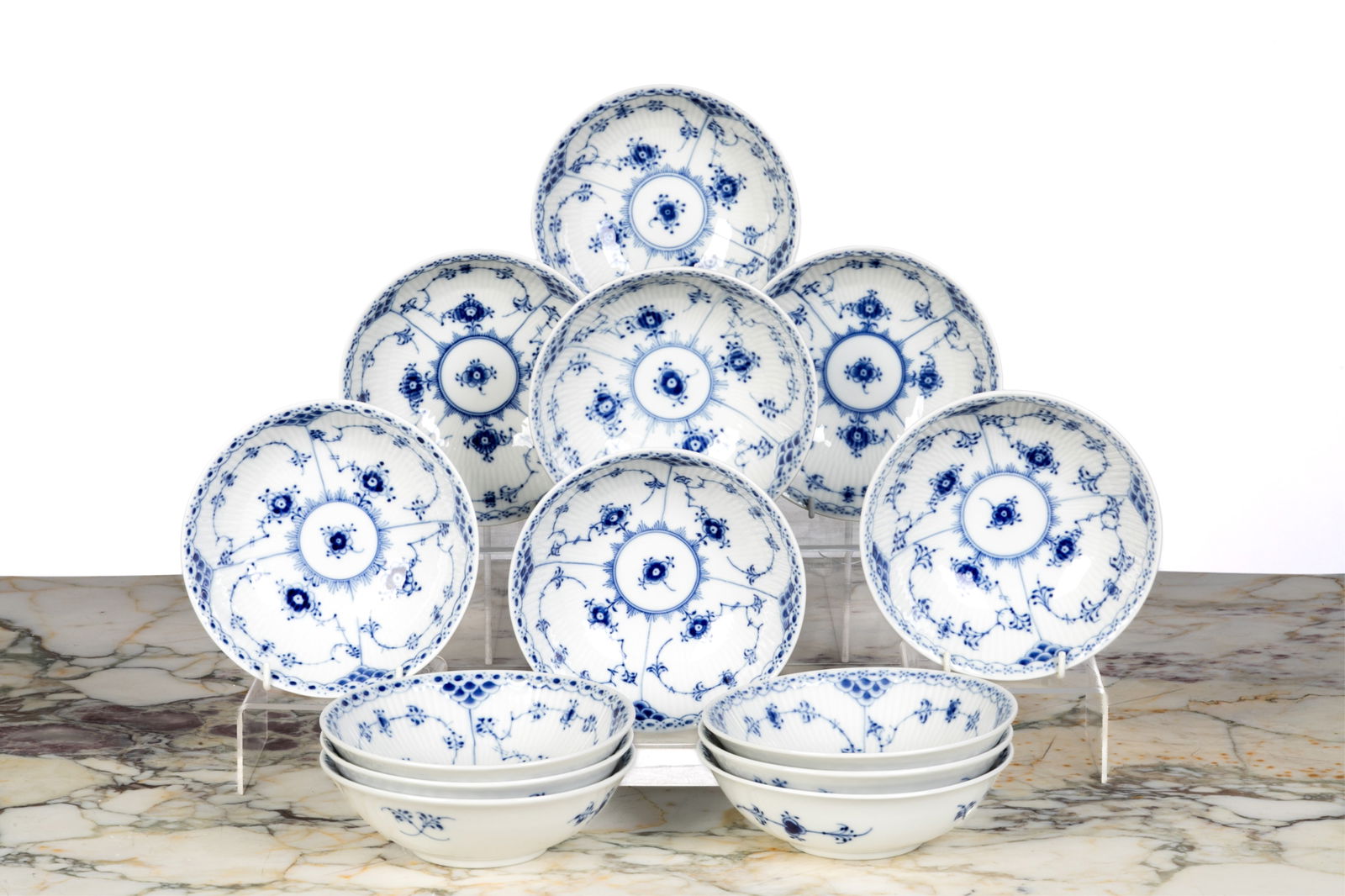 TWENTY ROYAL COPENHAGEN BLUE FLUTED CEREAL BOWLS (1 of 2)