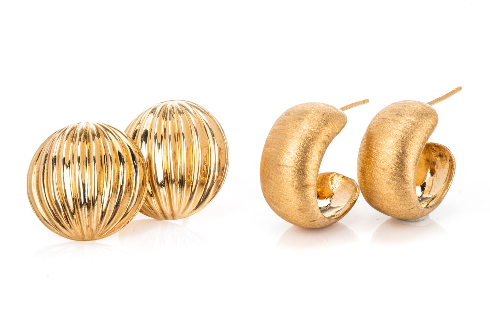 TWO PAIRS OF 14K YELLOW GOLD EARRINGS, 7g (1 of 2)