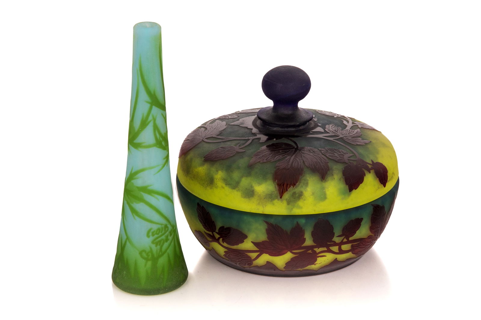 CAMEO GLASS BOX BY RICHARD AND BUD VASE (1 of 4)