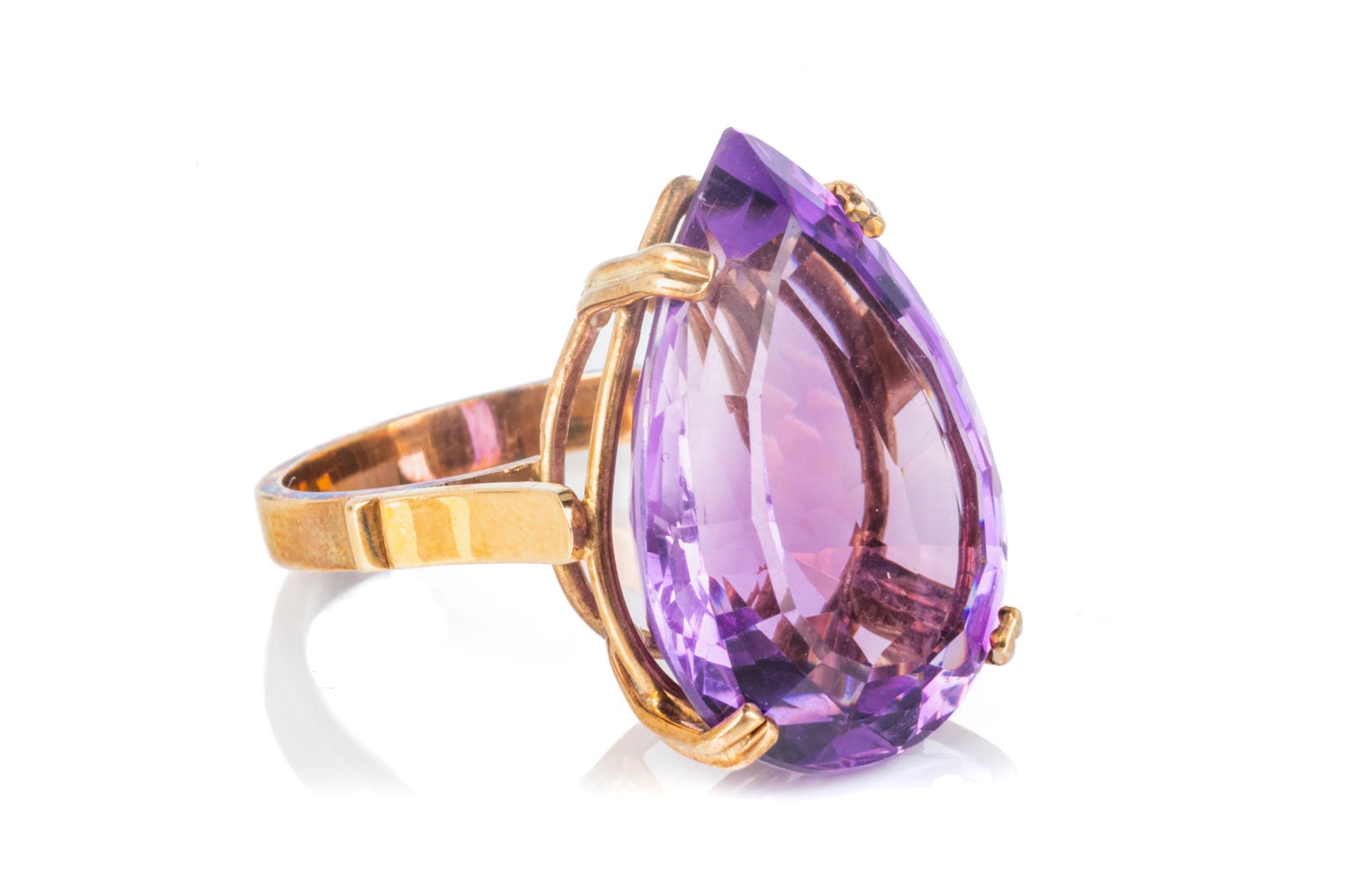 14K YELLOW GOLD AND AMETHYST COCKTAIL RING, 7.8g (1 of 3)