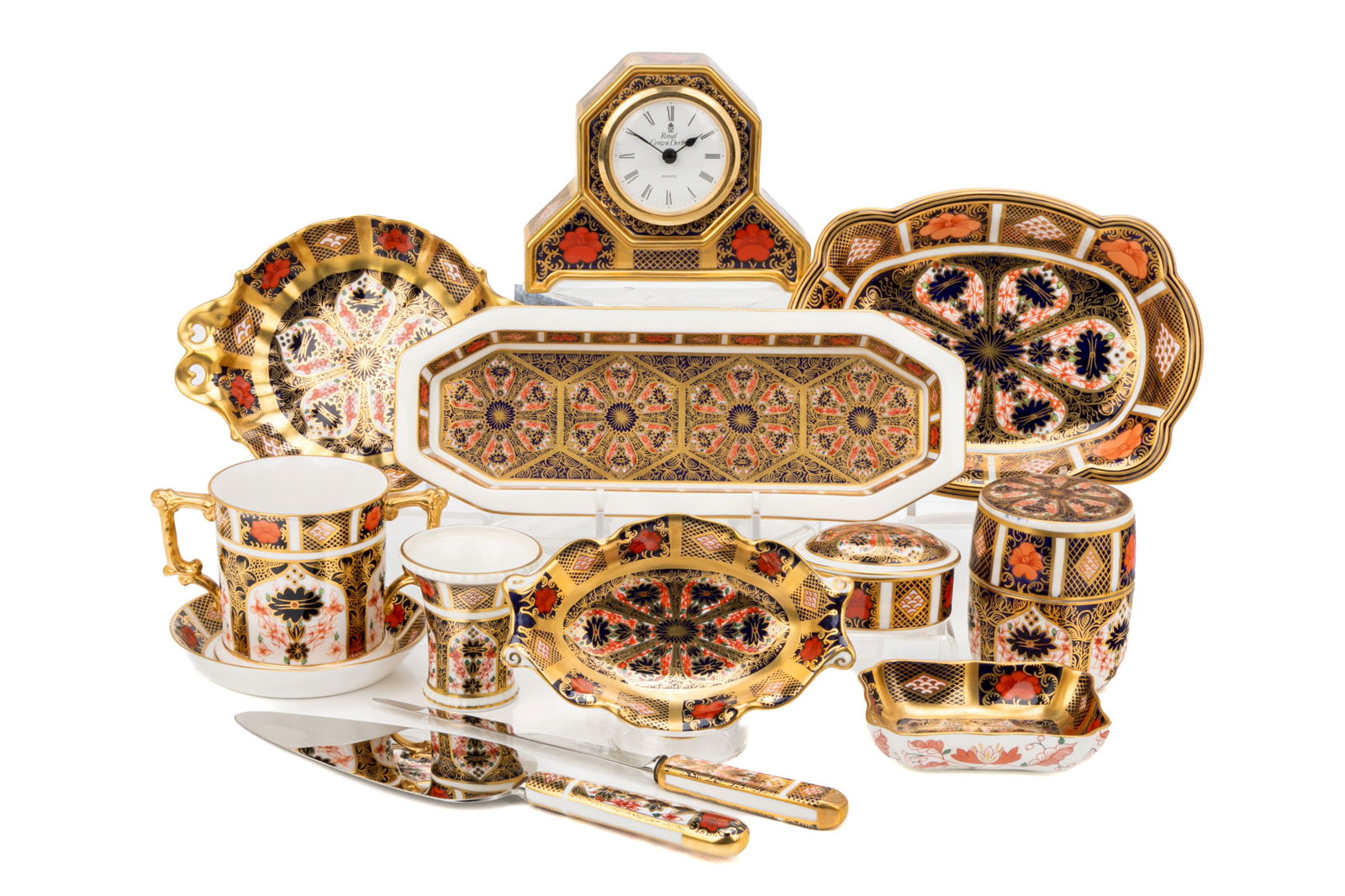 GROUP OF ROYAL CROWN DERBY 'OLD IMARI' PORCELAIN (1 of 2)