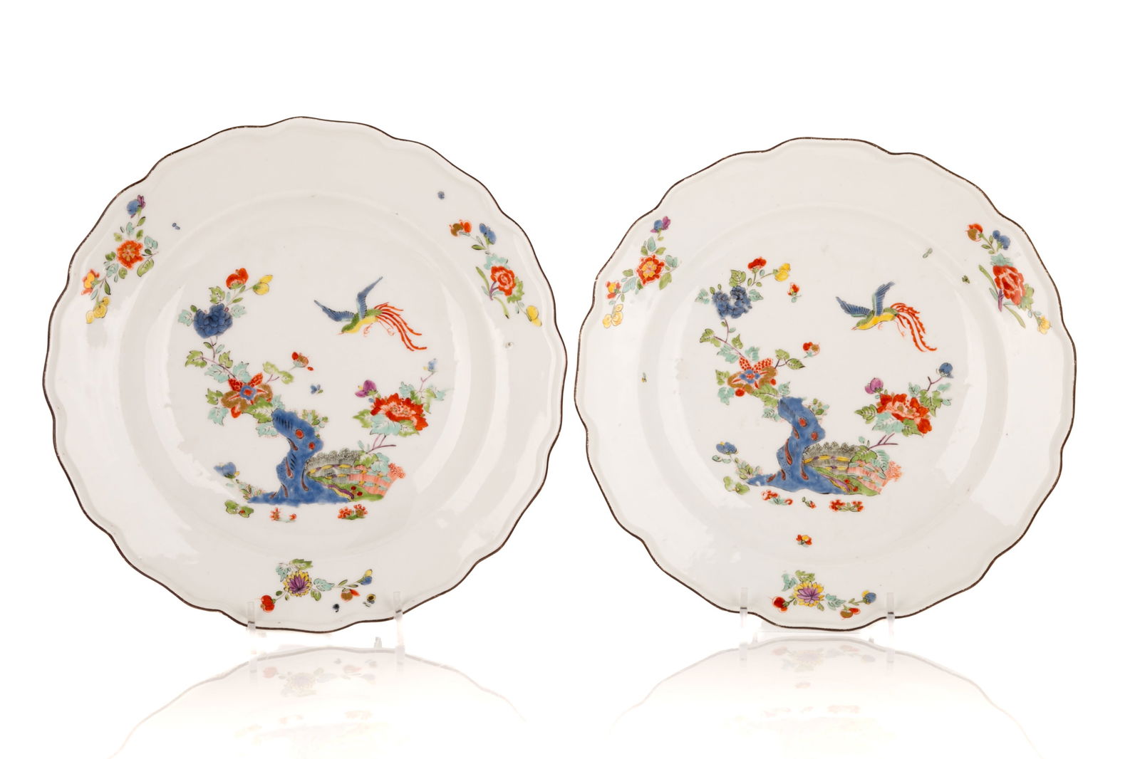 PAIR OF 18th C MEISSEN KAKIEMON CABINET PLATES (1 of 3)