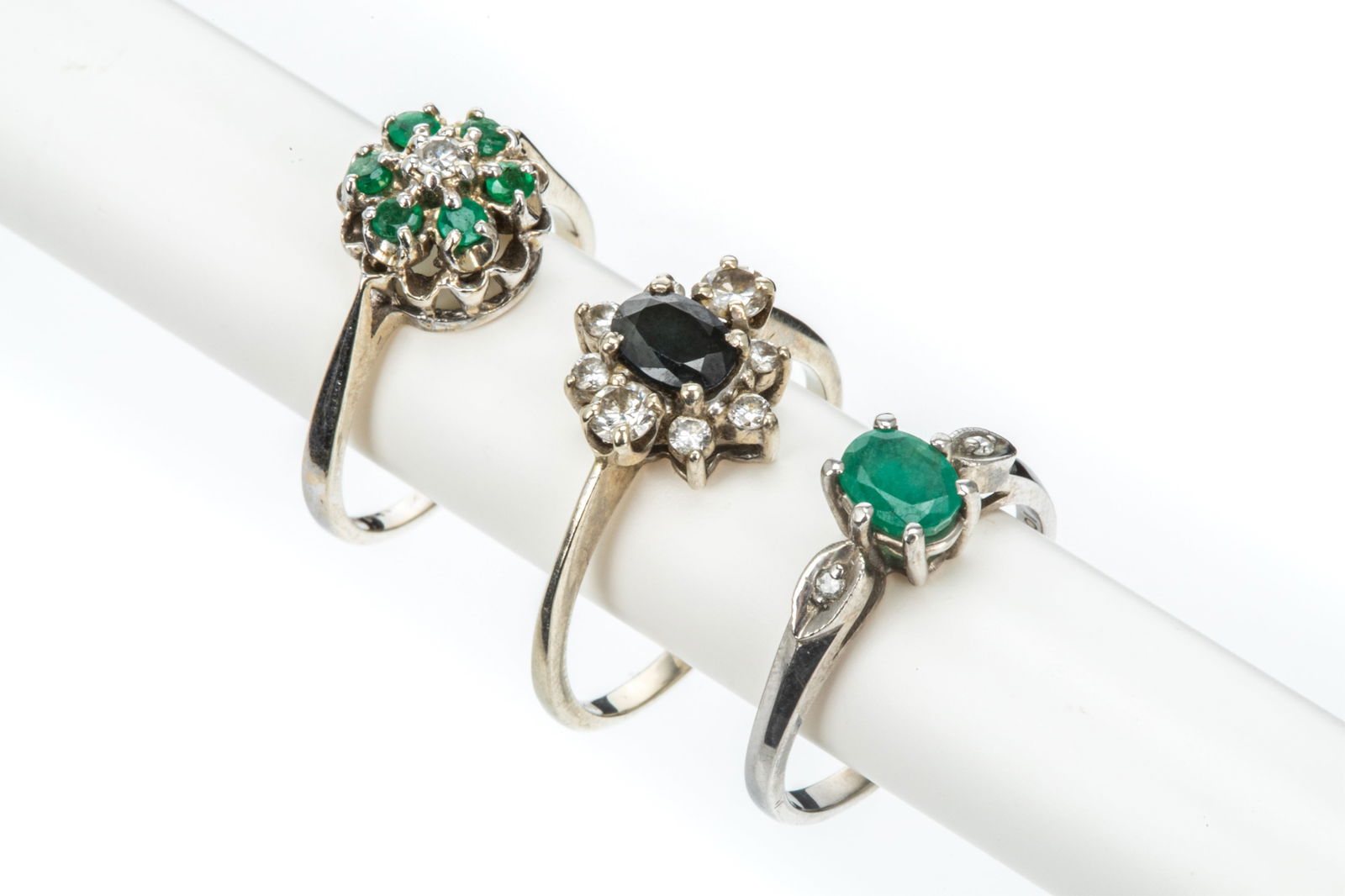 THREE WHITE GOLD CLUSTER RINGS, 5.3g (1 of 2)